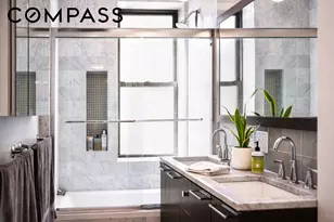 321 W 55th St, New York City, NY 10019 - Photo 10