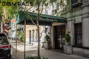 321 W 55th St, New York City, NY 10019 - Photo 12