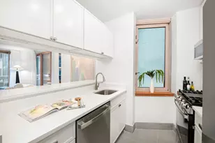 235 E 40th St, New York City, NY 10016 - Photo 8