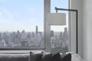 101 W 67th St, New York City, NY 10023 - Photo 2