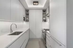 101 W 67th St, New York City, NY 10023 - Photo 6