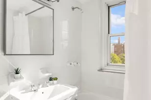 365 W 20th St, New York City, NY 10011 - Photo 4