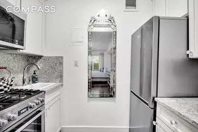 310 E 49th Street #1E, New York City, NY 10017 - Photo 4