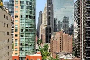 310 E 49th St, New York City, NY 10017 - Photo 10