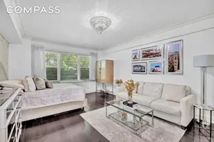 310 E 49th St, New York City, NY 10017 - Photo 2