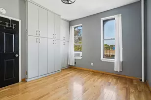 218 Scholes St, New York City, NY 11206 - Photo 4