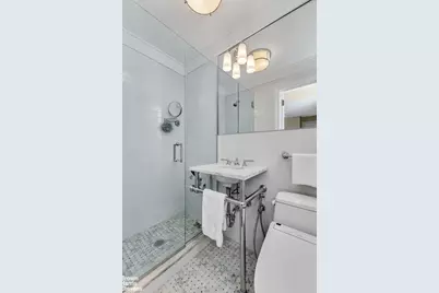 240 E 79th Street #8A, New York City, NY 10021 - Photo 10
