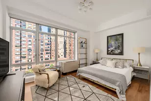 426 W 58th St, New York City, NY 10019 - Photo 16