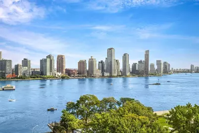 860 United Nations Plaza #13A, New York City, NY 10017 - Photo 2