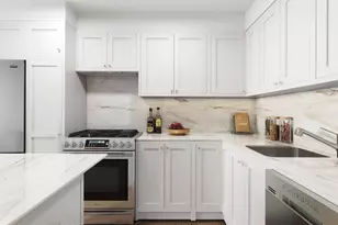 207 E 74th St, New York City, NY 10021 - Photo 4