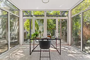 240 E 61st St, New York City, NY 10065 - Photo 18