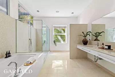 240 E 61st Street, New York City, NY 10065 - Photo 14