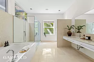 240 E 61st St, New York City, NY 10065 - Photo 14