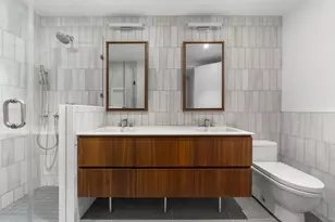 21-30 44th Dr, New York City, NY 11101 - Photo 4