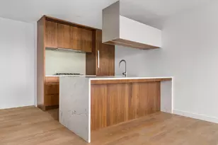 21-30 44th Dr, New York City, NY 11101 - Photo 2