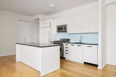 46-30 Center Boulevard #908, New York City, NY 11109 - Photo 4