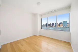 46-30 Center Blvd, New York City, NY 11109 - Photo 6