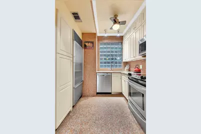 410 E 57th Street #1B, New York City, NY 10022 - Photo 2