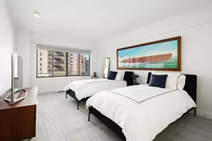 900 Park Ave, New York City, NY 10075 - Photo 10