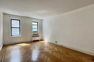 687 W 204th St, New York City, NY 10034 - Photo 14