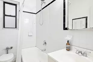 687 W 204th St, New York City, NY 10034 - Photo 6