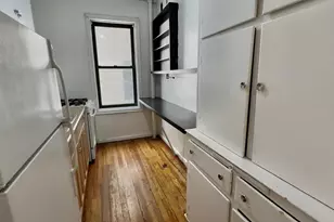 687 W 204th St, New York City, NY 10034 - Photo 10