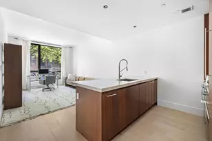 244 E 52nd St, New York, NY 10022 - Photo 2