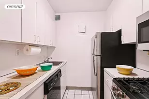 155 E 34th St, New York City, NY 10016 - Photo 4