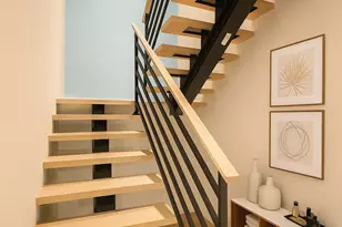 337 E 62nd St, New York City, NY 10065 - Photo 6