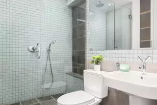 350 W 50th St, New York City, NY 10019 - Photo 6