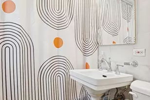 333 E 43rd St, New York City, NY 10017 - Photo 6