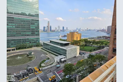 333 E 43rd Street #103, New York City, NY 10017 - Photo 12