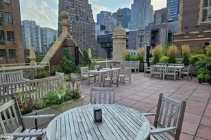 333 E 43rd St, New York City, NY 10017 - Photo 8