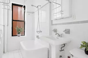 41-42 42nd St, New York City, NY 11104 - Photo 12