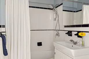 599 E 7th St, New York City, NY 11218 - Photo 8