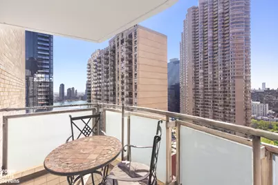 300 E 40th Street #27J, New York City, NY 10016 - Photo 4