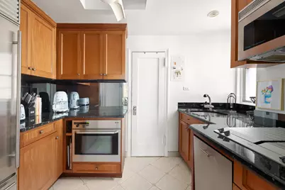 7 E 85th Street #8B, New York City, NY 10028 - Photo 2