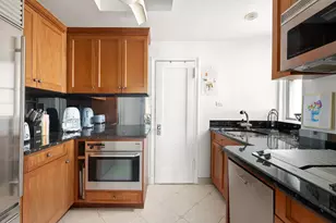 7 E 85th St, New York City, NY 10028 - Photo 2