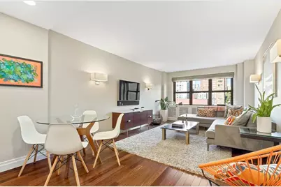 240 E 76th Street #6V, New York City, NY 10021 - Photo 2