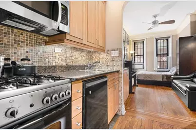 231 E 54th Street #1D, New York City, NY 10022 - Photo 2