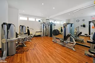 300 E 40th St, New York City, NY 10016 - Photo 14