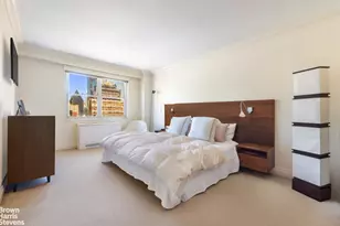 300 E 40th St, New York City, NY 10016 - Photo 8