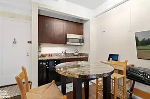 457 W 57th St, New York City, NY 10019 - Photo 4