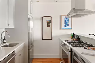 810 Bergen St, New York City, NY 11238 - Photo 6