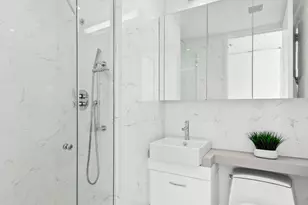 301 E 61st St, New York City, NY 10065 - Photo 16