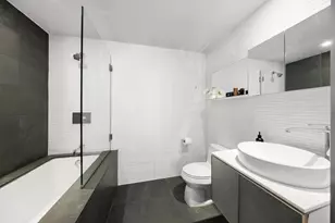 425 E 13th St, New York City, NY 10009 - Photo 8