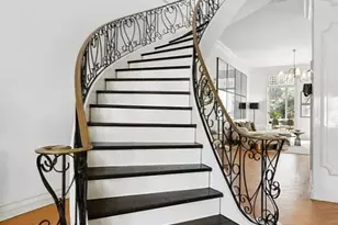 40 W 83rd St, New York City, NY 10024 - Photo 2