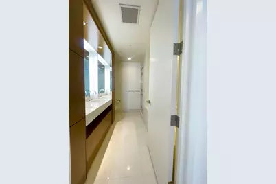 50 United Nations Plaza #14D, New York, NY 10017 - Photo 8