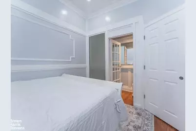 357 E 26th Street, New York City, NY 11226 - Photo 10