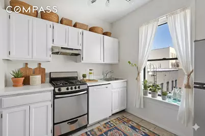 77 Eastern Parkway #5E, New York City, NY 11238 - Photo 2